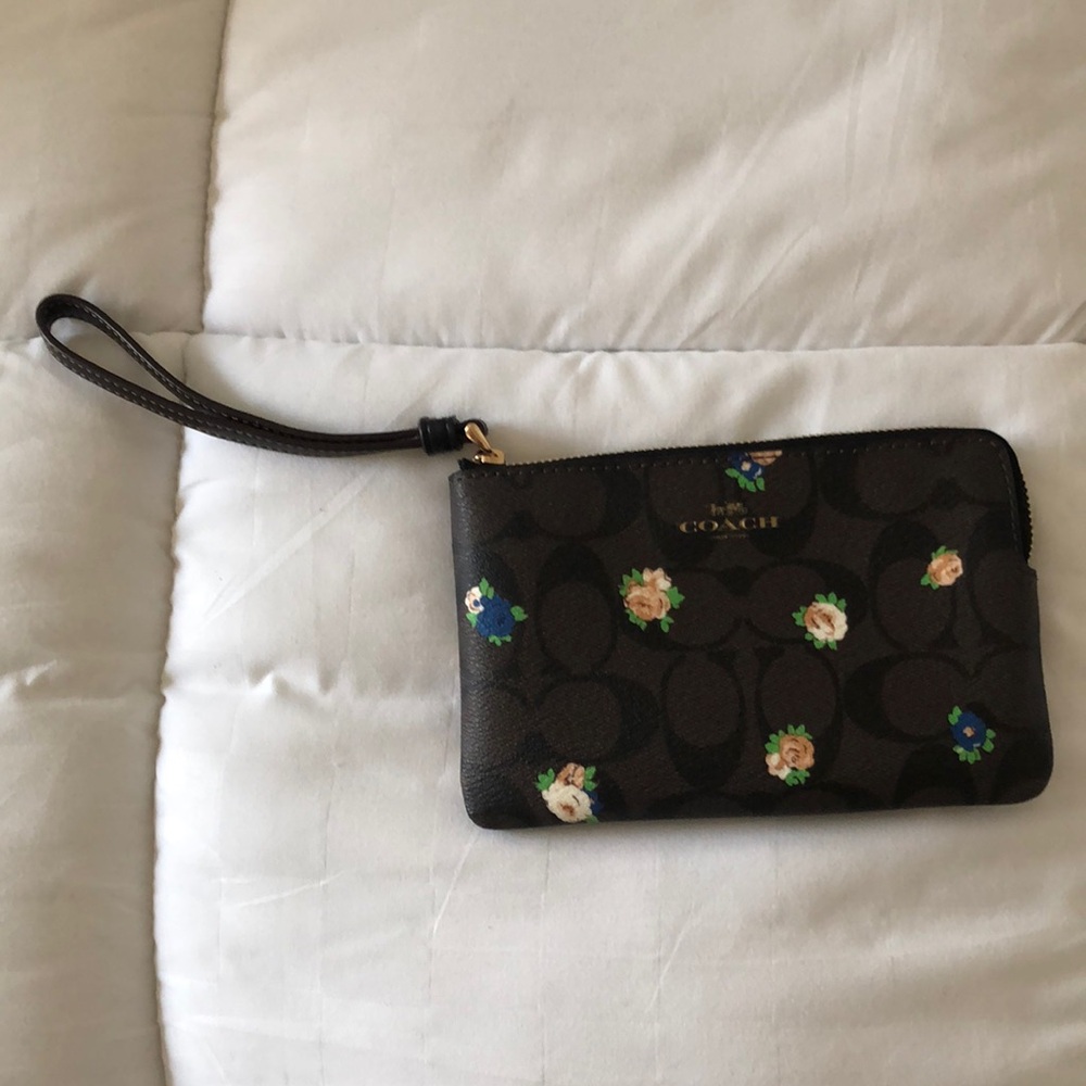 Coach Corner Zip Wristlet